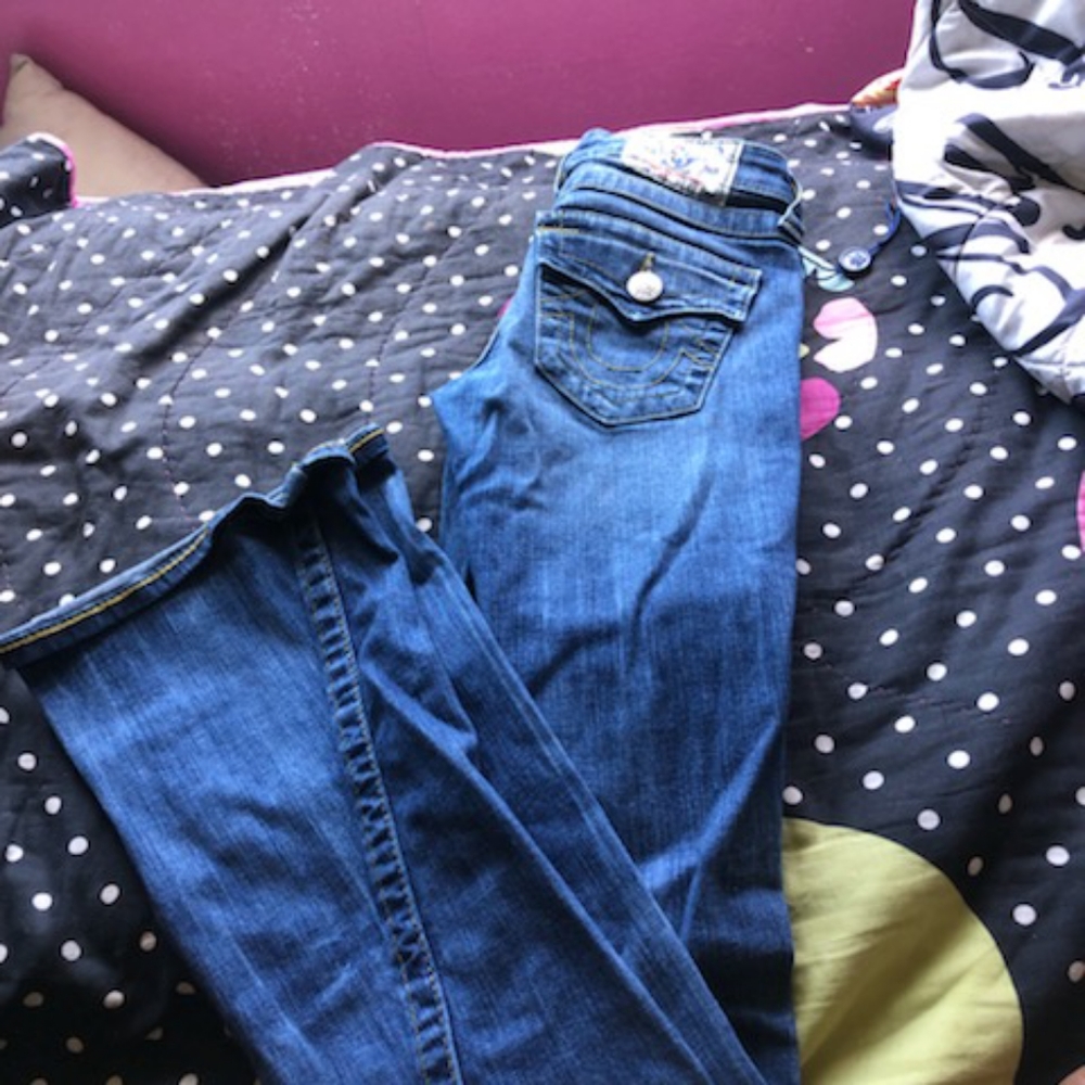 I am selling these true religion jeans